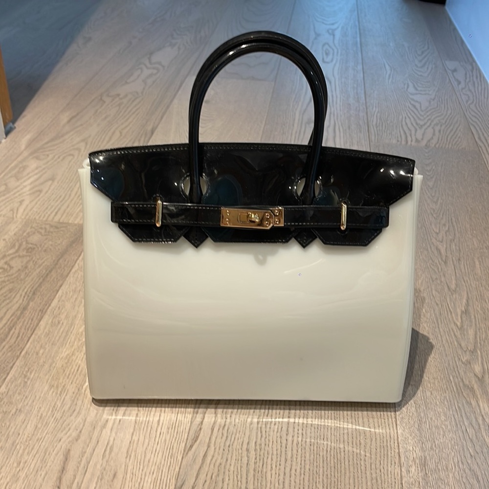 Black and white top handle jelly bag